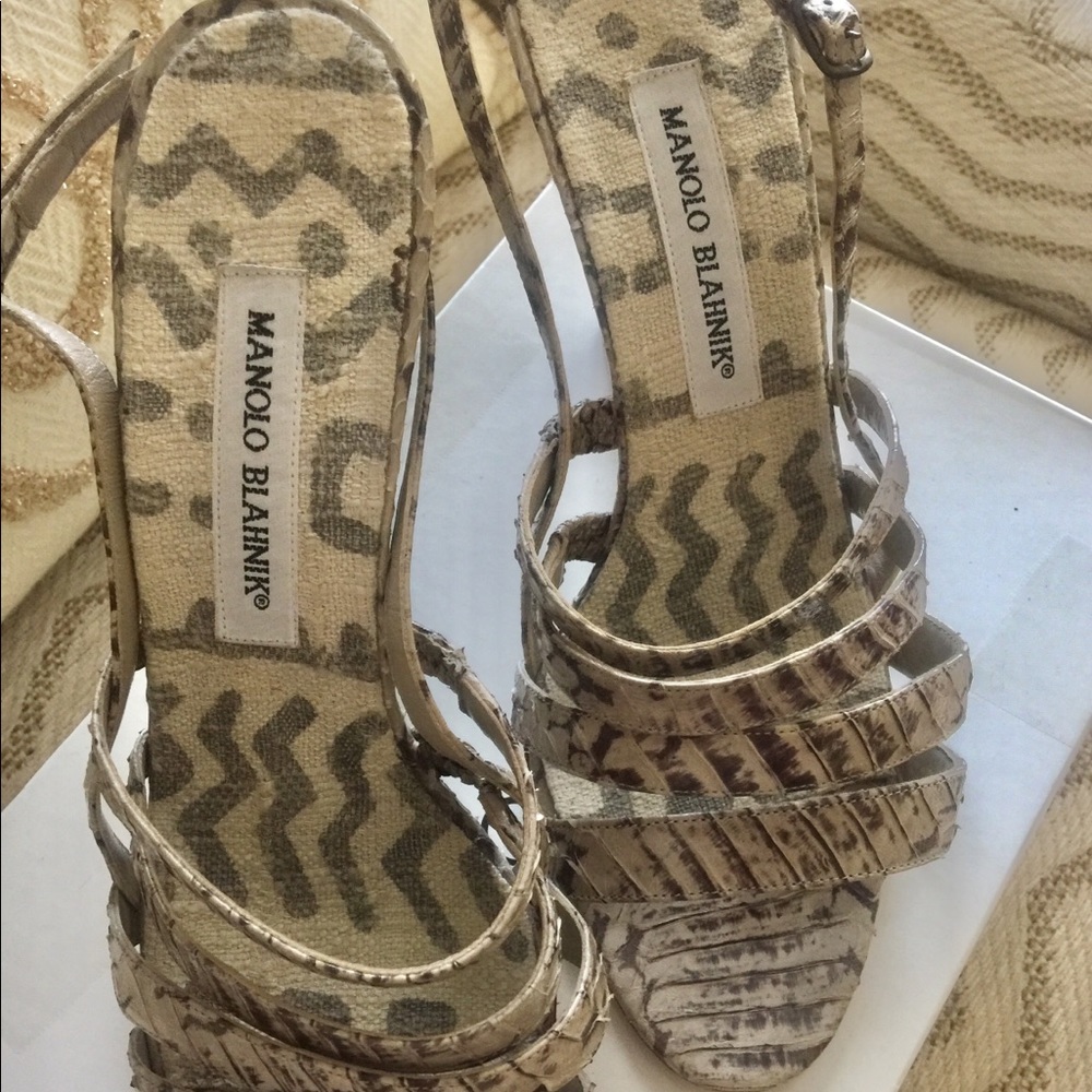 Sold locally - AUTHENTIC Manolo Blahnik Python - Picture 6 of 8